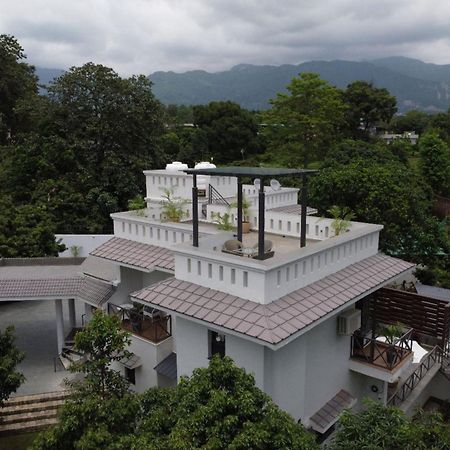 Villa Sierra Sky - Exquisite Elegant 4 Bedroom Villa Dehradun Luaran gambar